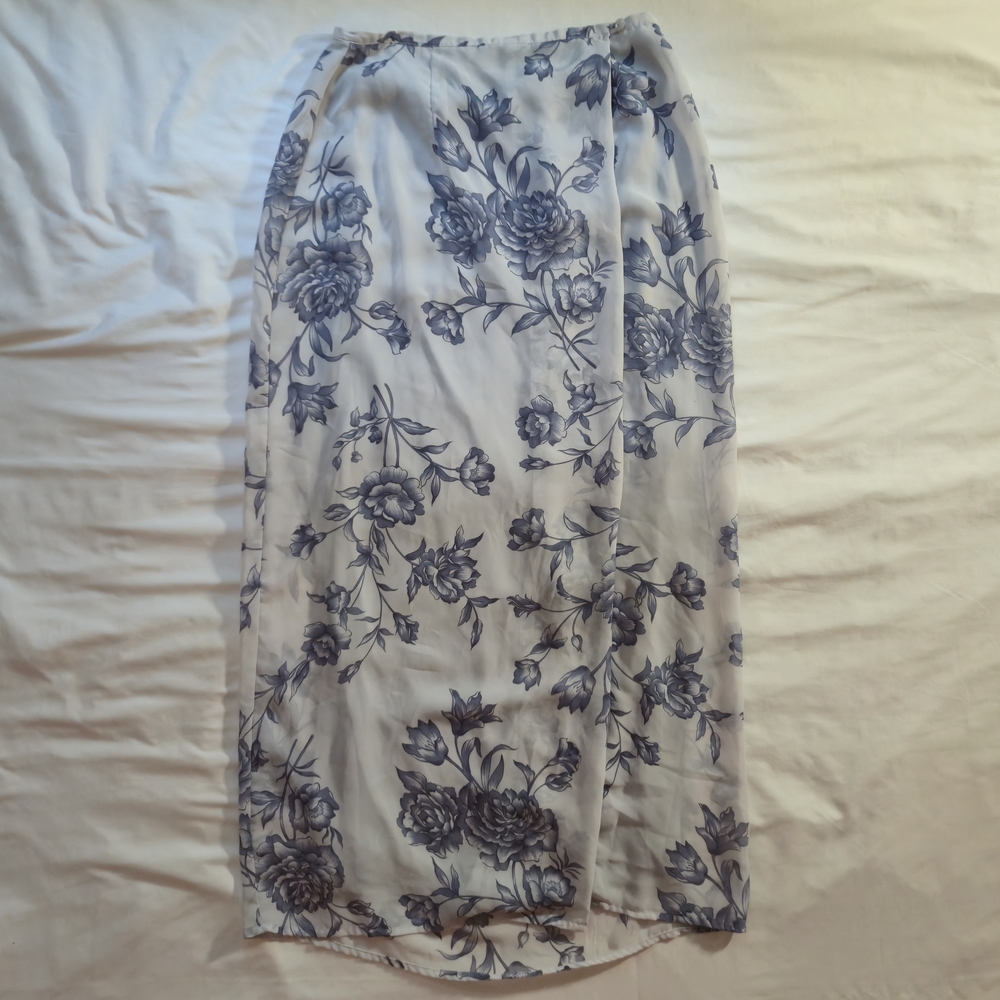 Express White and Blue Floral Midi Maxi Korean Style Cottagecore  Skirt Size 5/6